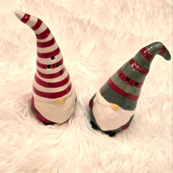 Gnomes Ceramic Serving Tray with Salt and Pepper Shakers NWT - Picture 7 of 8